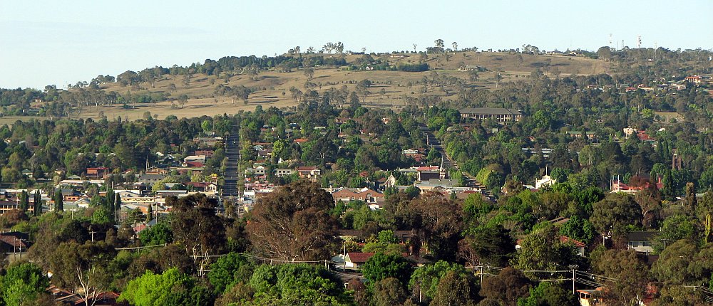 Thành phố Armidale nhìn từ hướng nam (Ảnh Amos T Fairchild)